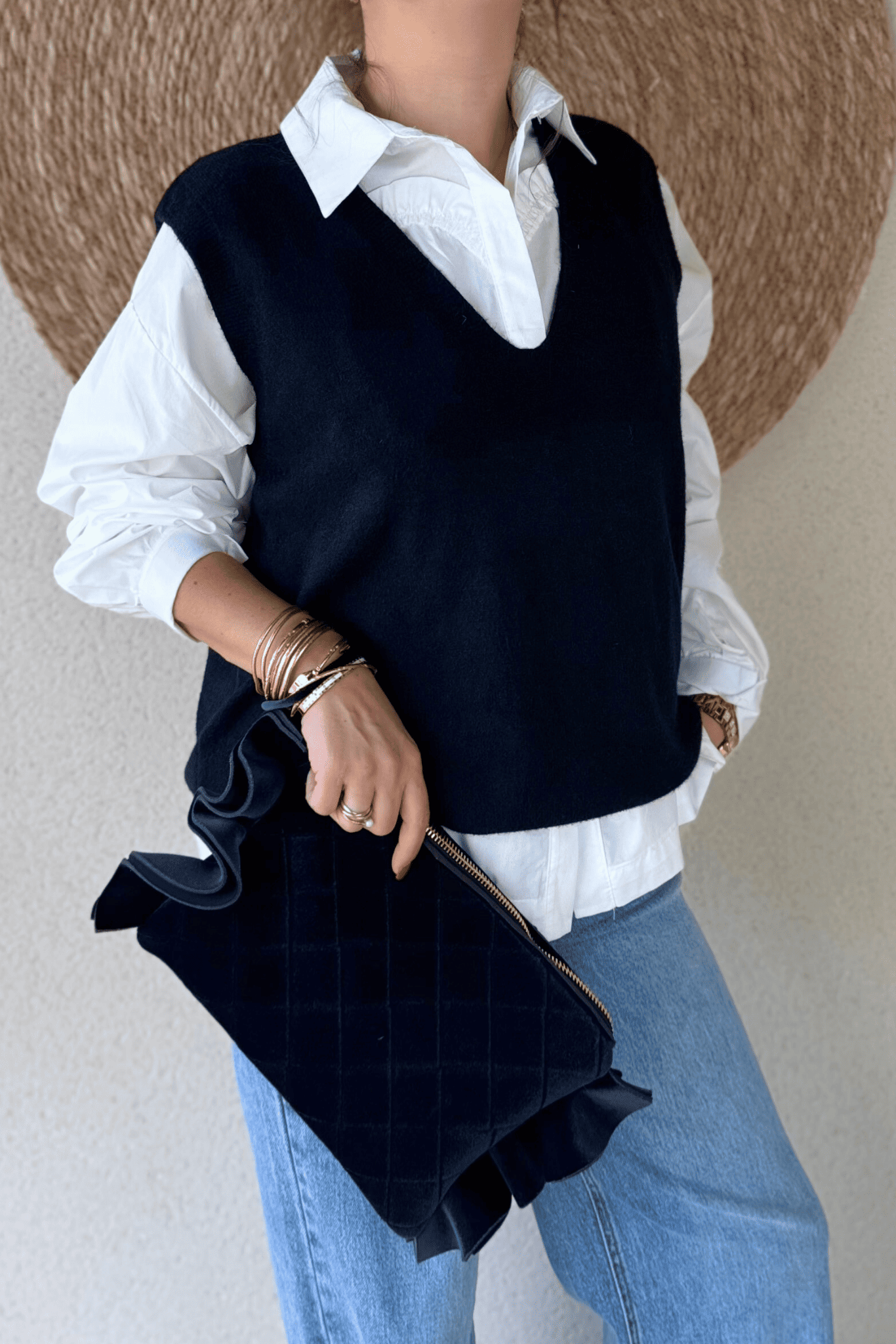 Pull LOLA noir – Taille unique jusqu’au 42