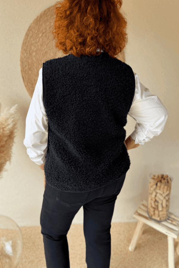 Gilet sans manche NERINA - Taille unique jusqu'au 48 – Image 4